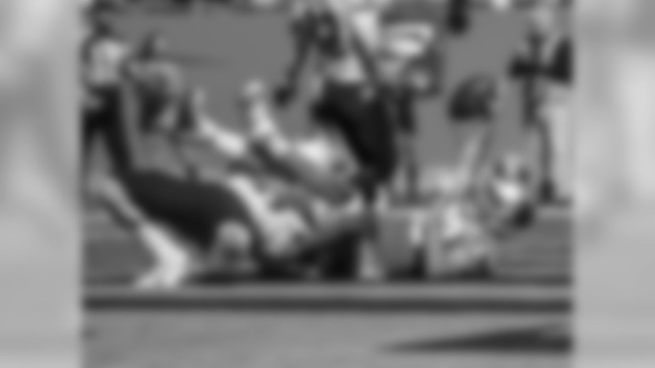 Greg Olsen scores a touchdown during a week 8 game against the Baltimore Ravens at Bank of America Stadium on Sunday, October 28, 2018.